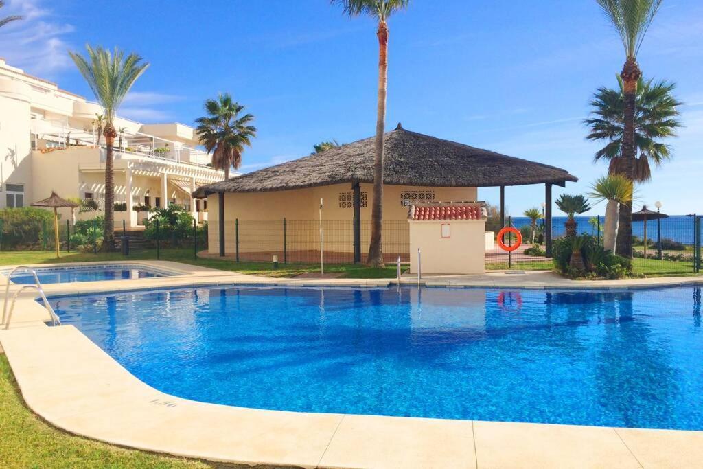 Penthouse Bermuda Beach 2 Естепона Екстериор снимка