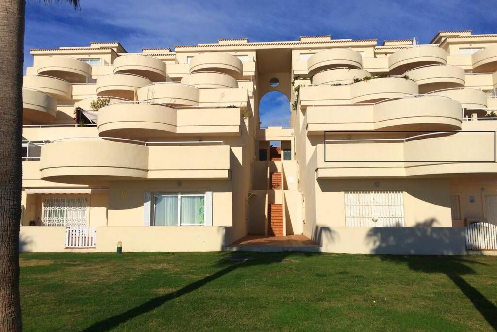 Penthouse Bermuda Beach 2 Естепона Екстериор снимка
