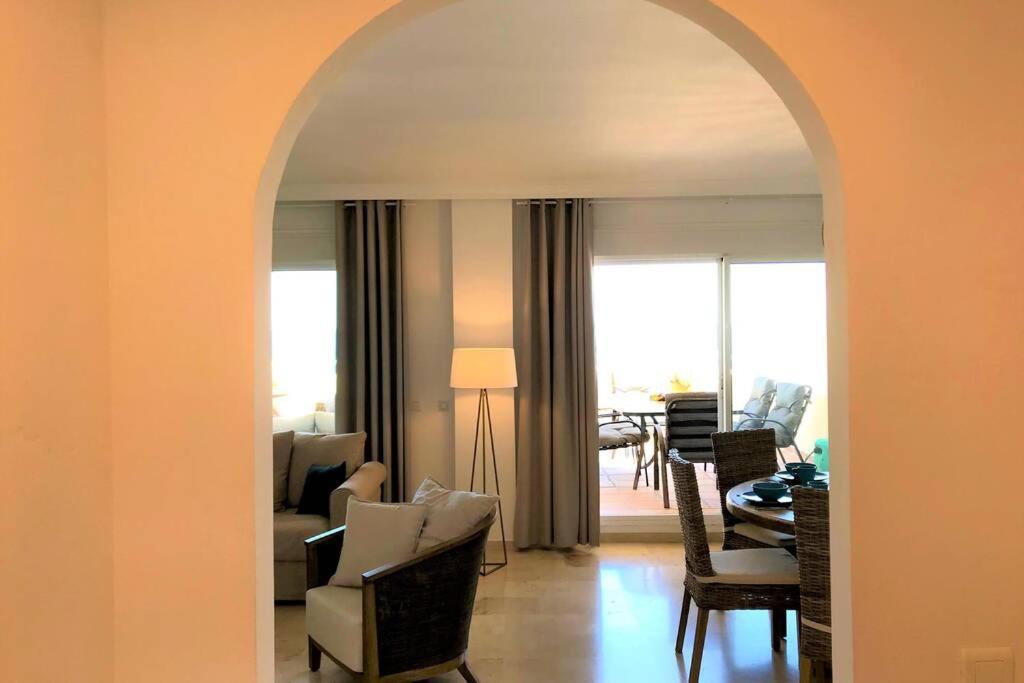Penthouse Bermuda Beach 2 Естепона Екстериор снимка