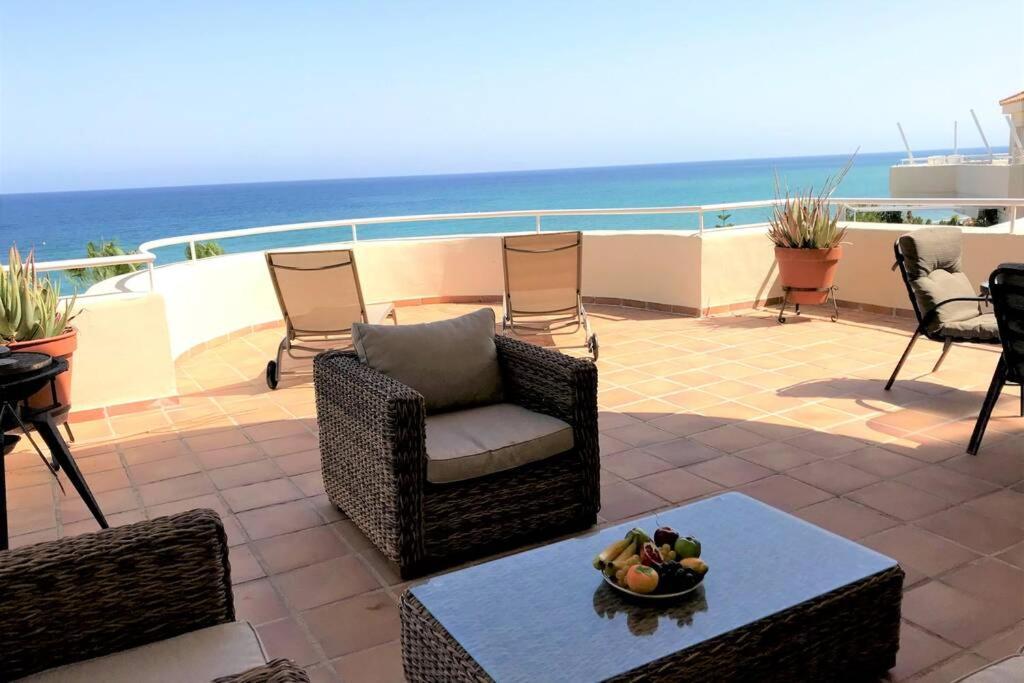 Penthouse Bermuda Beach 2 Естепона Екстериор снимка