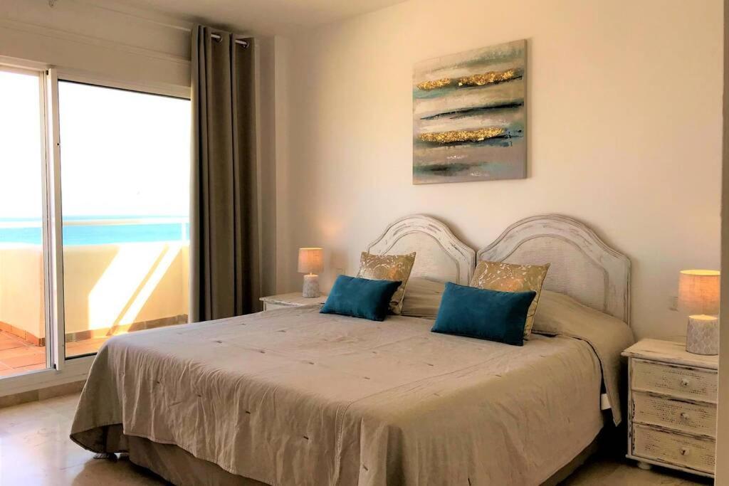 Penthouse Bermuda Beach 2 Естепона Екстериор снимка