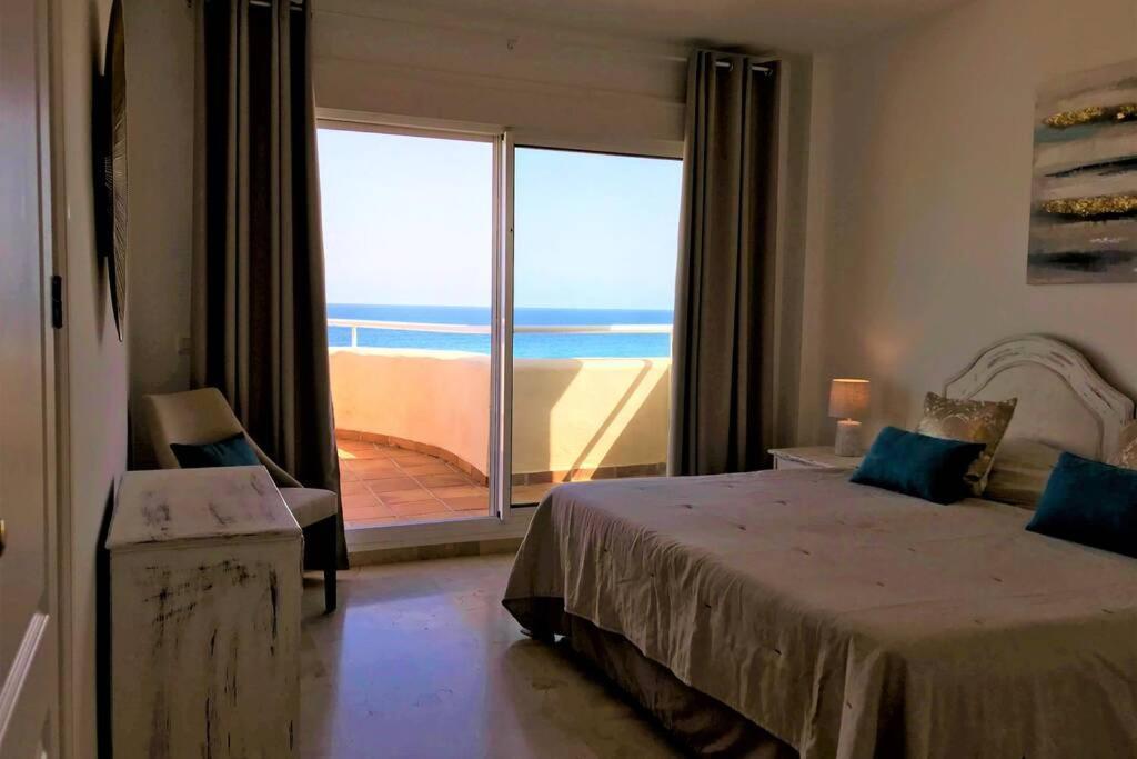 Penthouse Bermuda Beach 2 Естепона Екстериор снимка