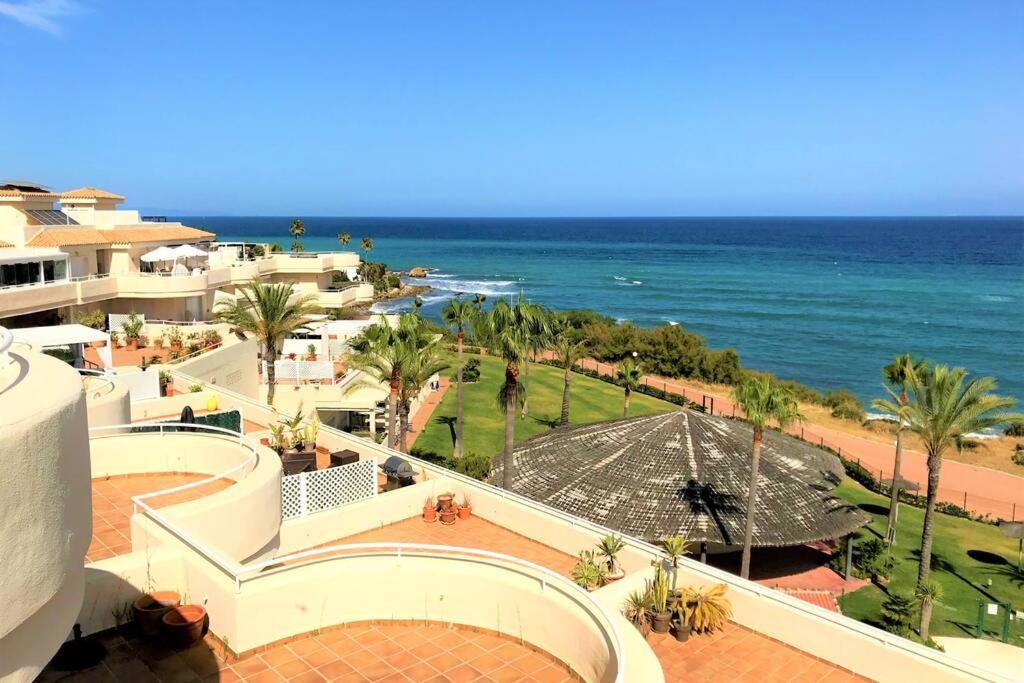 Penthouse Bermuda Beach 2 Естепона Екстериор снимка